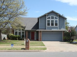 1907 S Gardenia Pl, Broken Arrow, OK 74012