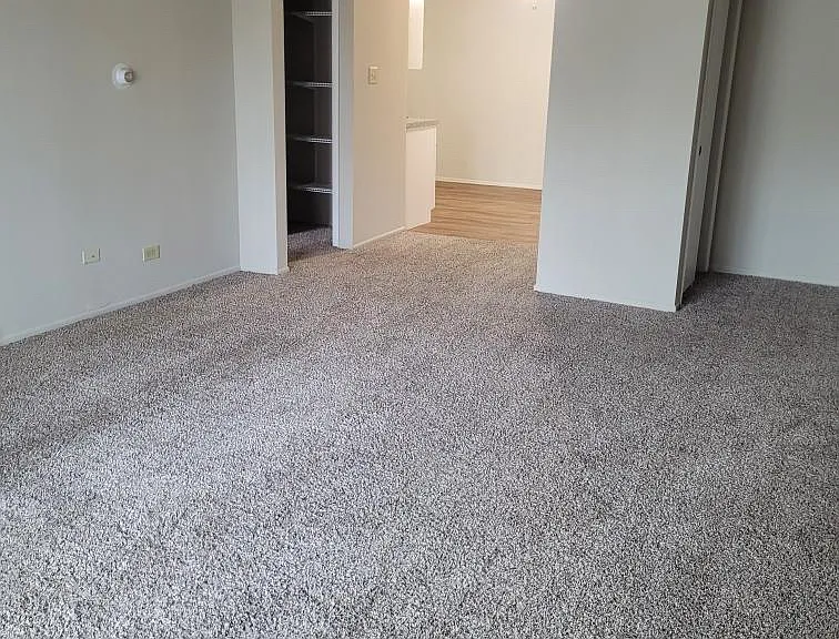 910 N River Dr #107 — Photo 5
