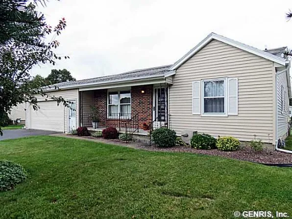 29 Lightwood Ln, Rochester, NY 14606