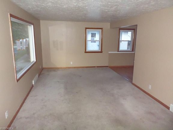 3rd image of 280 Notre Dame Ave