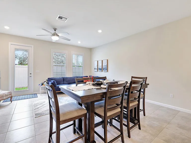 1807 SE Ocean Cove Way — Photo 10