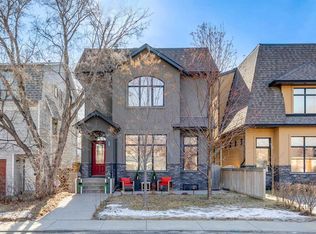 2407 N Westmount Rd NW, Calgary, AB T2N 3N9