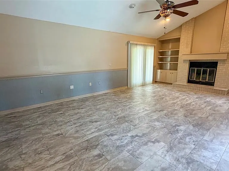 8445 Cessna Dr — Photo 43