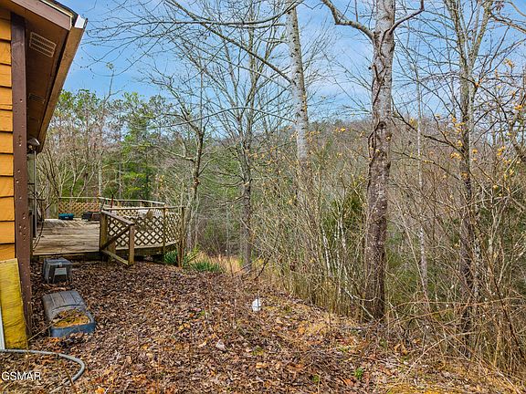 5th image of 1420 Russell Hollow Rd