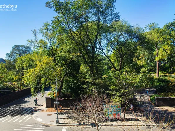 1040 Fifth Avenue image 5 of 15