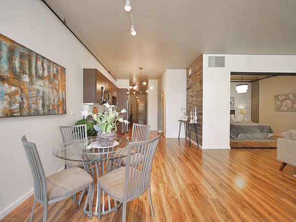 3rd image of 1818 L St #300