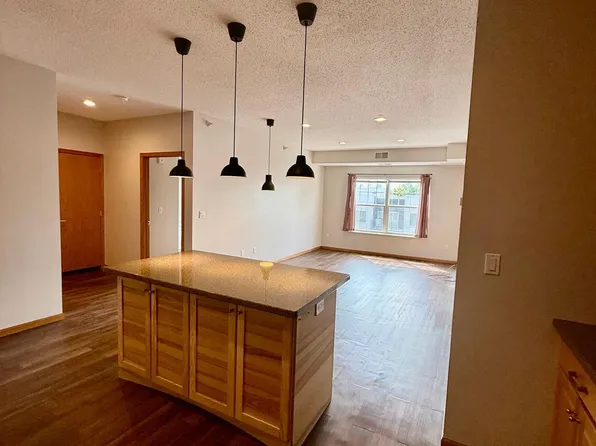 4824 E 53rd St APT 523, Minneapolis, MN 55417