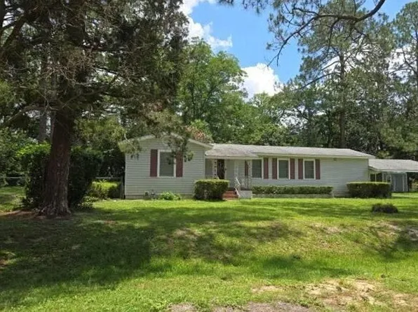 2008 Fairway Dr, Waycross, GA 31501