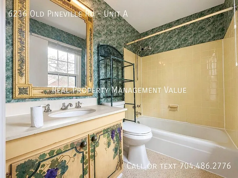 6236 Old Pineville Rd #A — Photo 12
