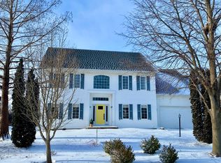 2801 Pine Valley Dr, Champaign, IL 61822