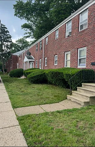Parkway Gardens Apartments Photo 1