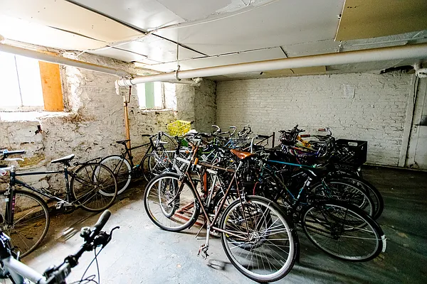 Rented by Mazel Realty USA Corp | media 24