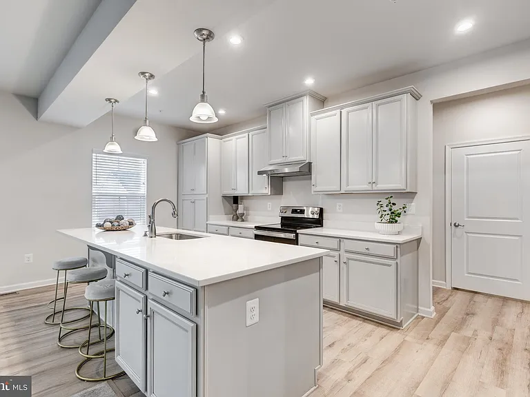 112 Sherman Way — Photo 14