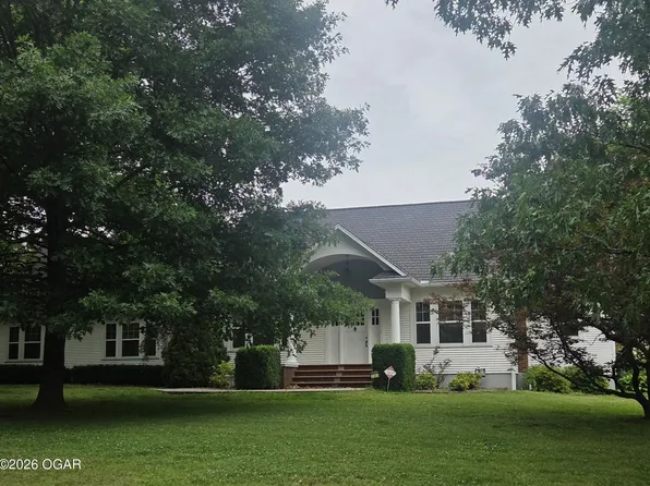 2363-2413 W Oak St, Carthage, MO 64836