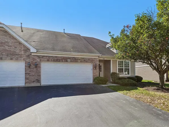 8210 Tremont Ln, Joliet, IL 60431