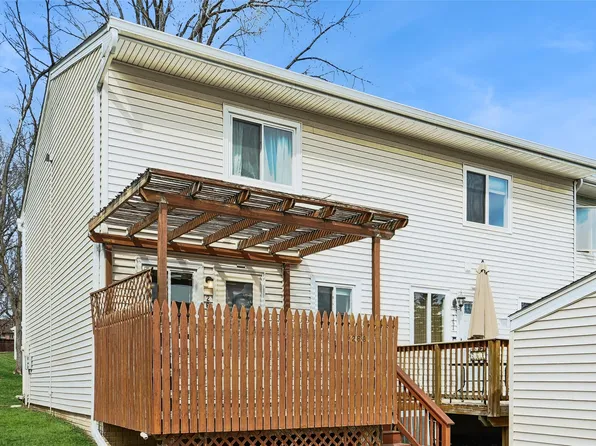 268 Holiday Cir #61, West Des Moines, IA 50265