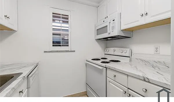 500 SW 2nd Ave #111 — Photo 8