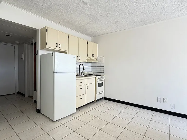 1700 Clinch Ave #407 — Photo 2