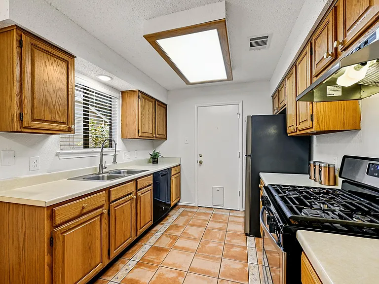 7403 Dallas Dr — Photo 12