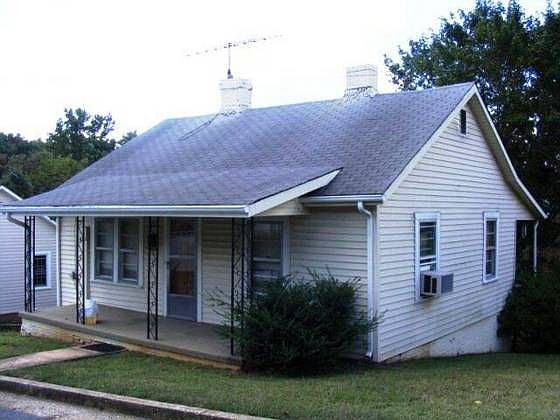 1st image of 1010 Adele St