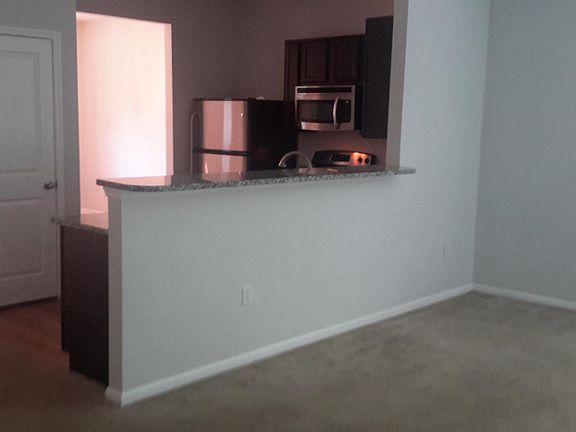 4th image of 122 Hidden Palms Blvd #4