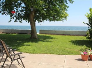 3250 Edgemere Dr, Rochester, NY 14612