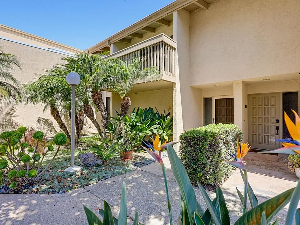 453 S Sierra Ave #164