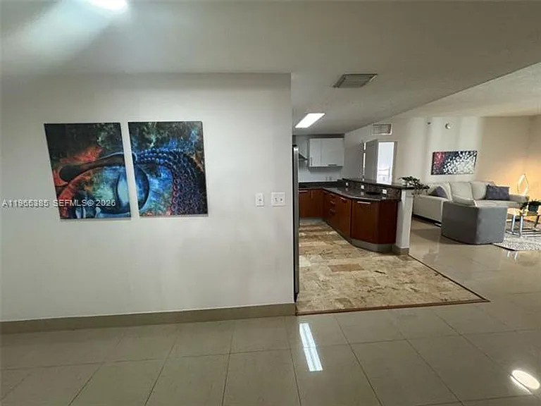 170 SE 14th St #1108 — Photo 28