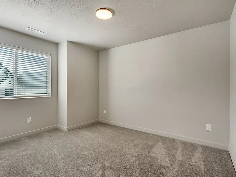 2412 N Sunmore Way — Photo 19