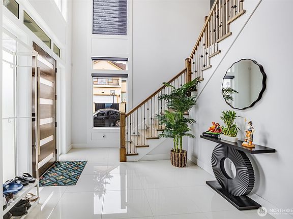 5th image of 17323 Military Rd S