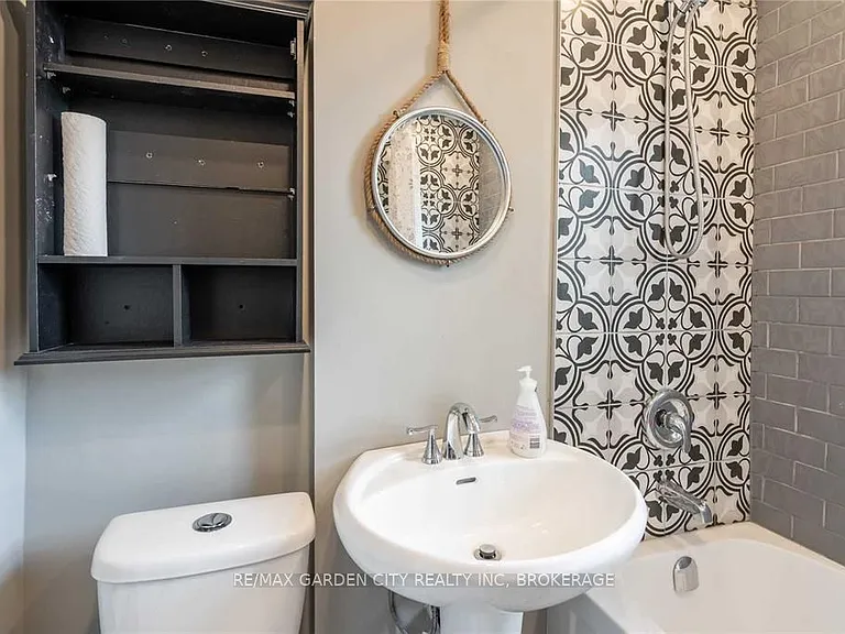 96 Beechwood Ave — Photo 23