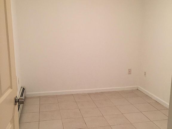 5th image of 144 Bay 8th St #1