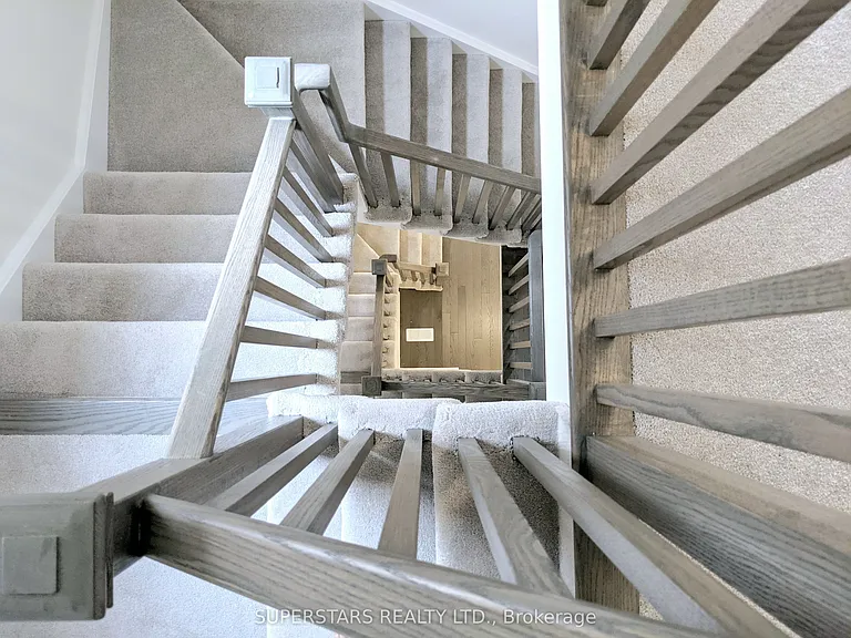 15 Delano Way — Photo 11