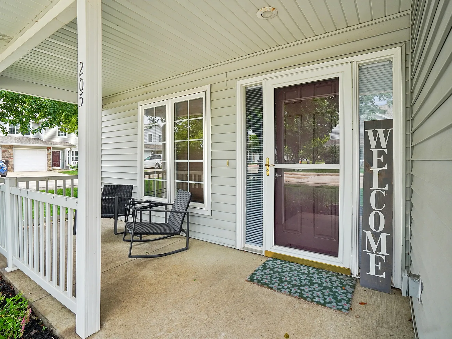 2 bed, 2.5 bath, 1385 sqft, $1,595 — Photo 2