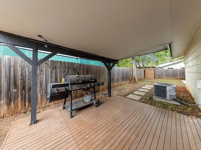 5108 Emerald Forest Dr — Photo 28