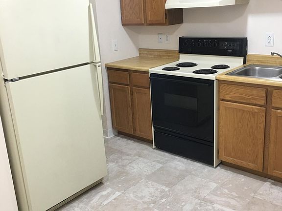 4th image of 153 Palace Cir #1