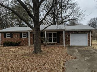131 Creekside Dr, Collinsville, IL