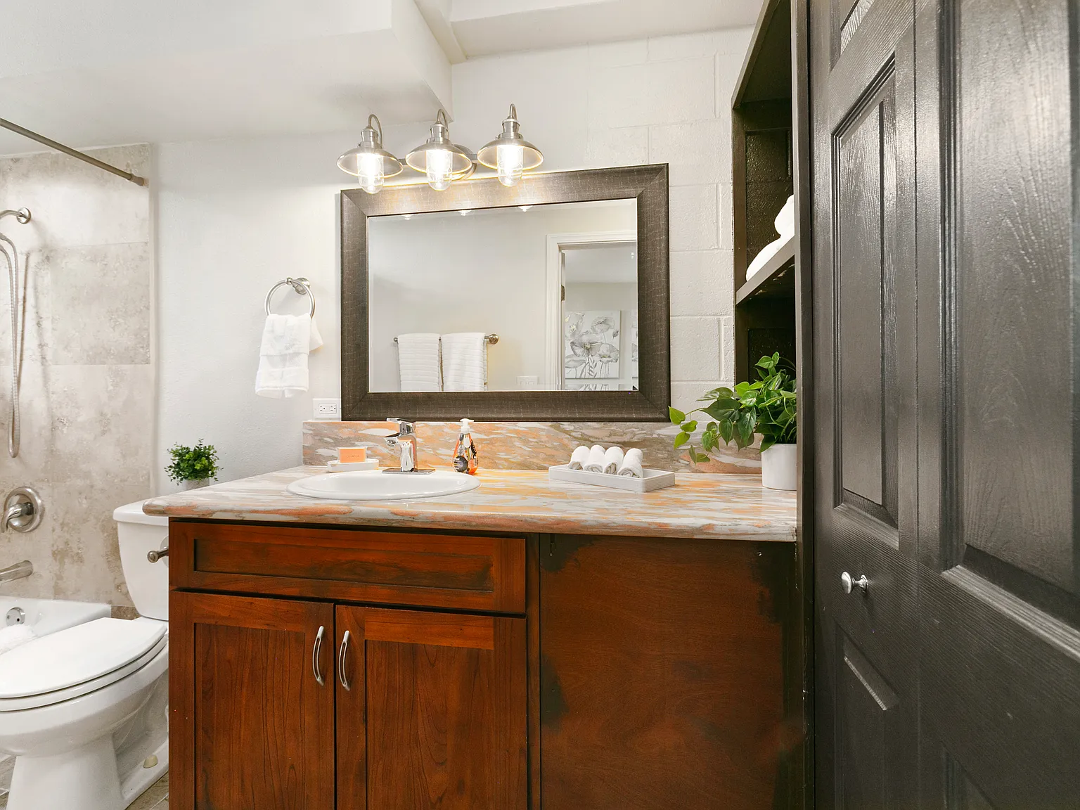 1 bed, 380 sqft, $2,100 — Photo 3
