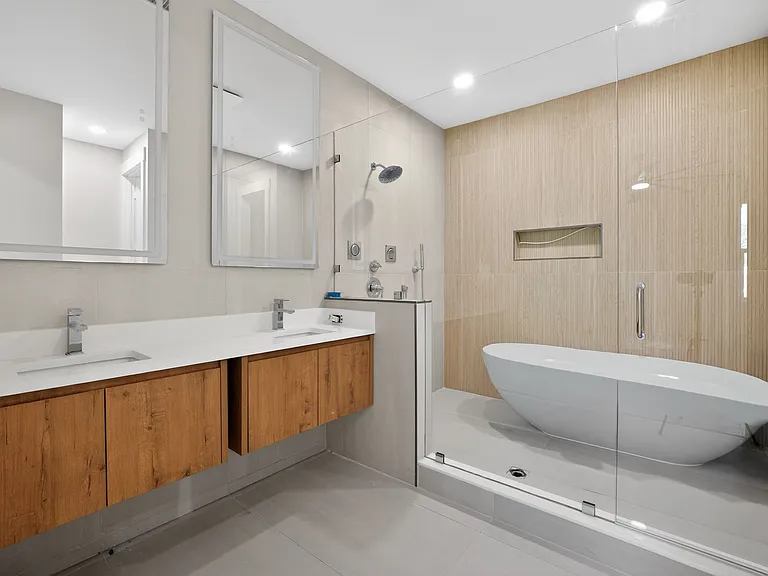 Owners suite bathroom (downstairs)