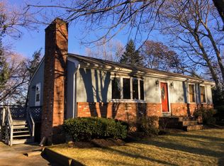 22 Paradise Ln, Johnston, RI 02919