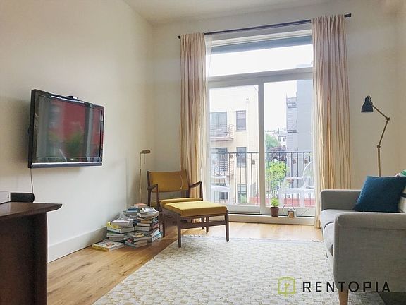 4th image of 105 Leonard St APT 4H