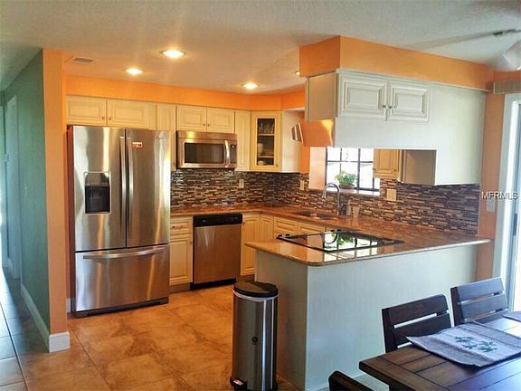 4th image of 1019 Gulf Coast Blvd