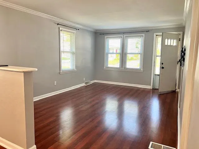 2811 Gardner Ave — Photo 6