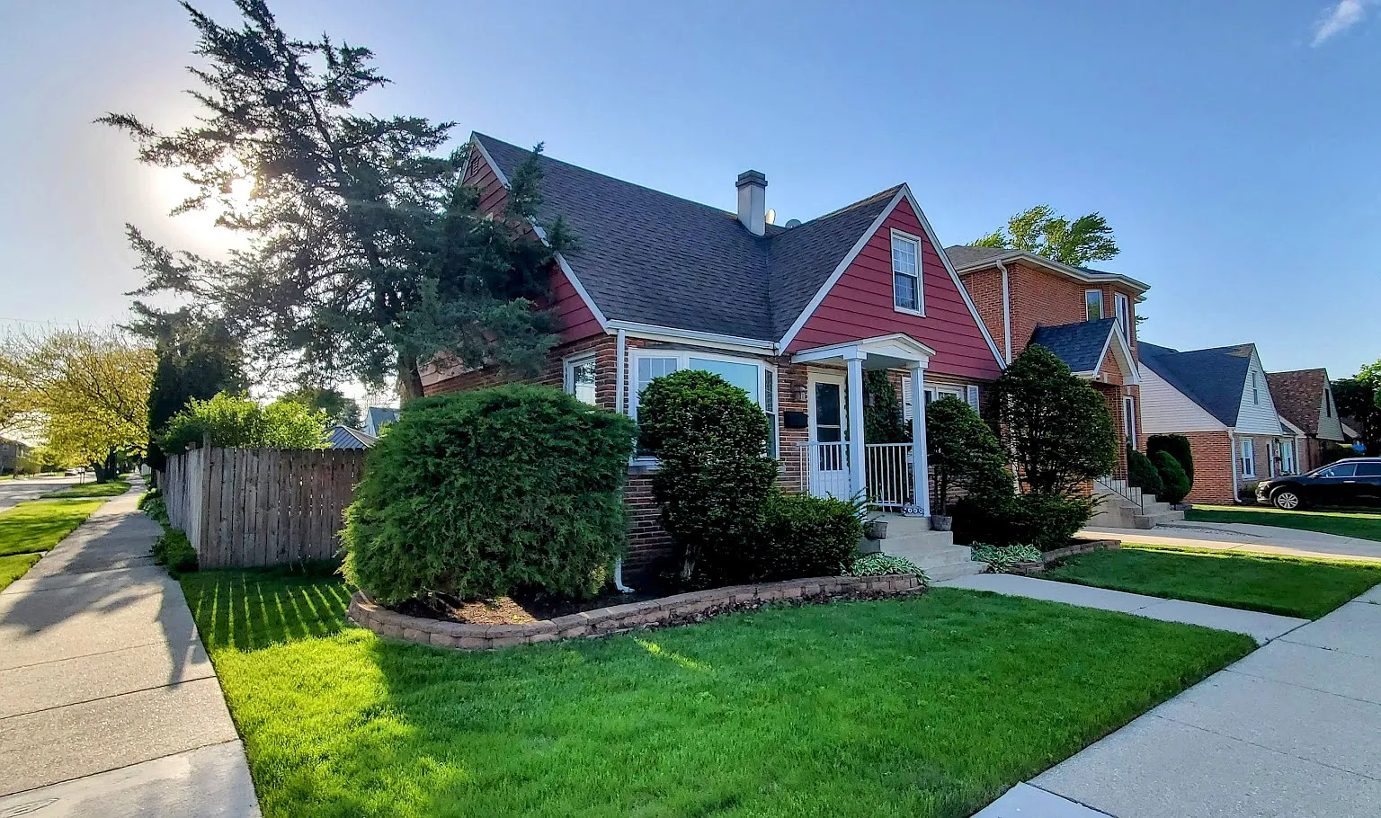 5000 N Normandy Ave — Photo 1