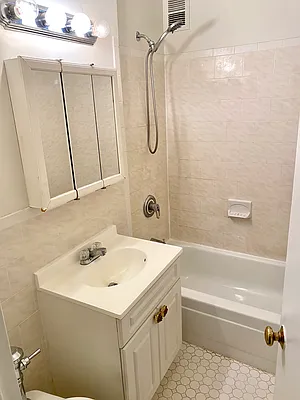 Rented by Paley Management | media 6