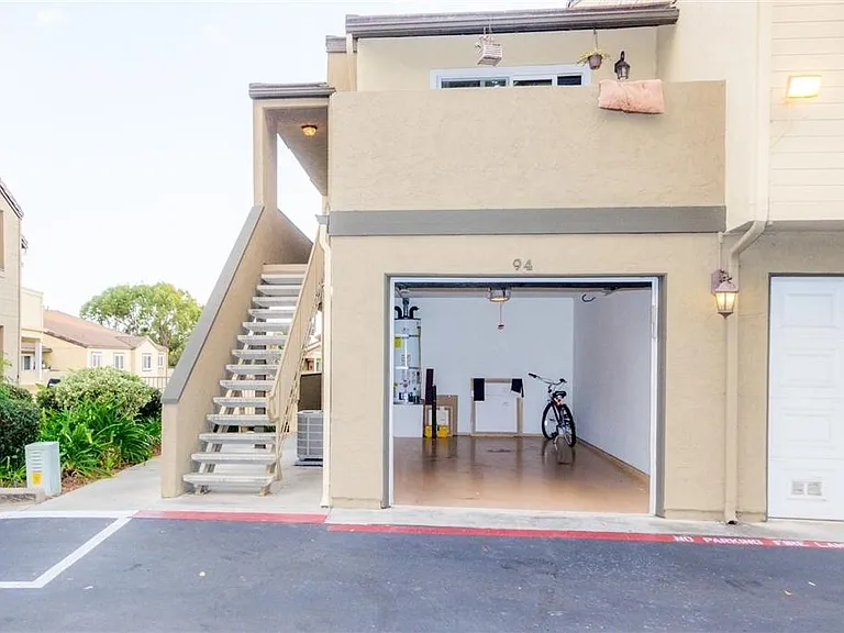 5049 Los Morros Way — Photo 20
