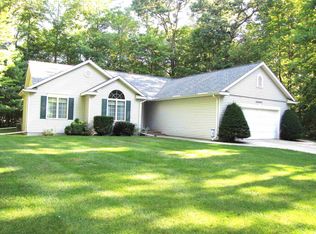 139 E Hickory Ridge Dr, Midland, MI 48642