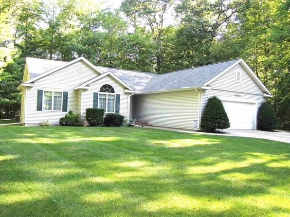 139 E Hickory Ridge Dr, Midland, MI 48642