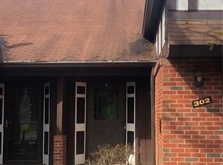 302 Trailside Dr, Sewickley, PA 15143