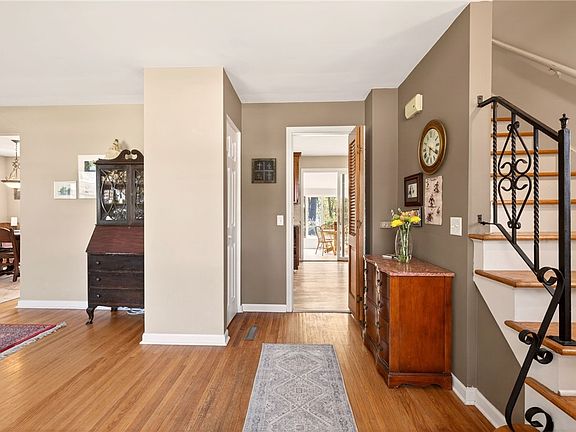 5th image of 25 Circle Ct